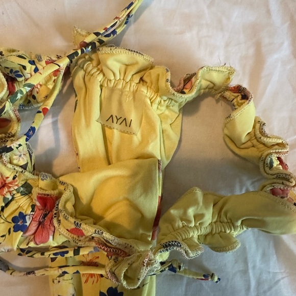 ARE YOU AM I Floral bikini - Picture 4 of 4